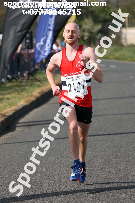 North Tyneside 10k Road Race, Whitley Bay. Photo:  David T. Hewitson/Sports for All Pics